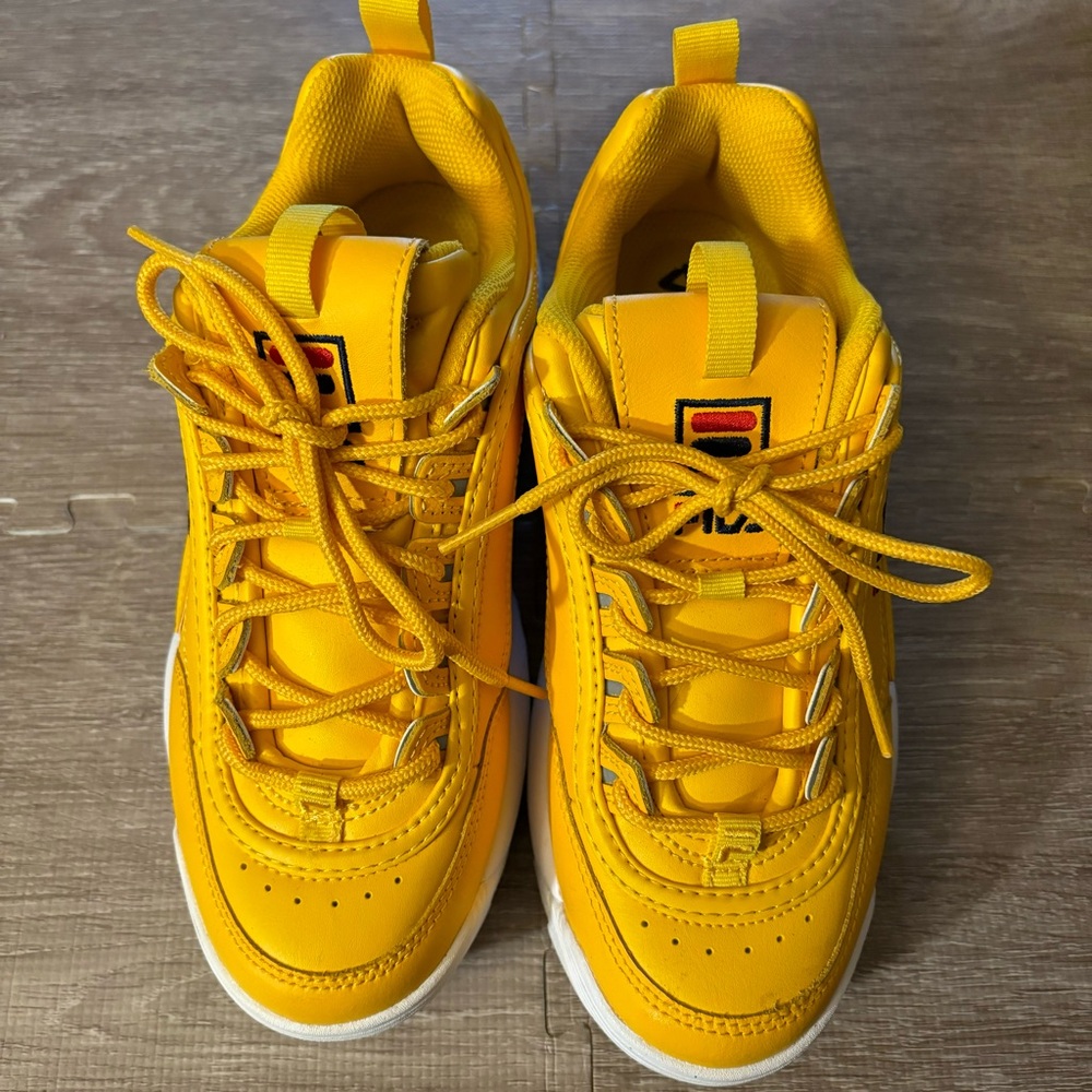 FILA Disruptor Women's Size 7 Athletic Canary Yellow Sneaker Shoes 5FM01125-725